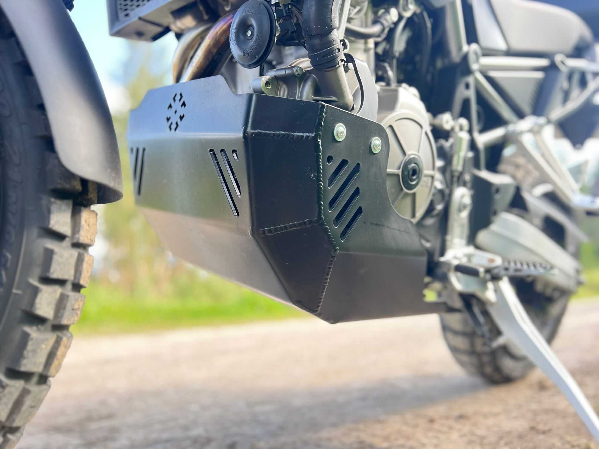 Skid Plate Aprilia Tuareg 660 (Black) - Image 9