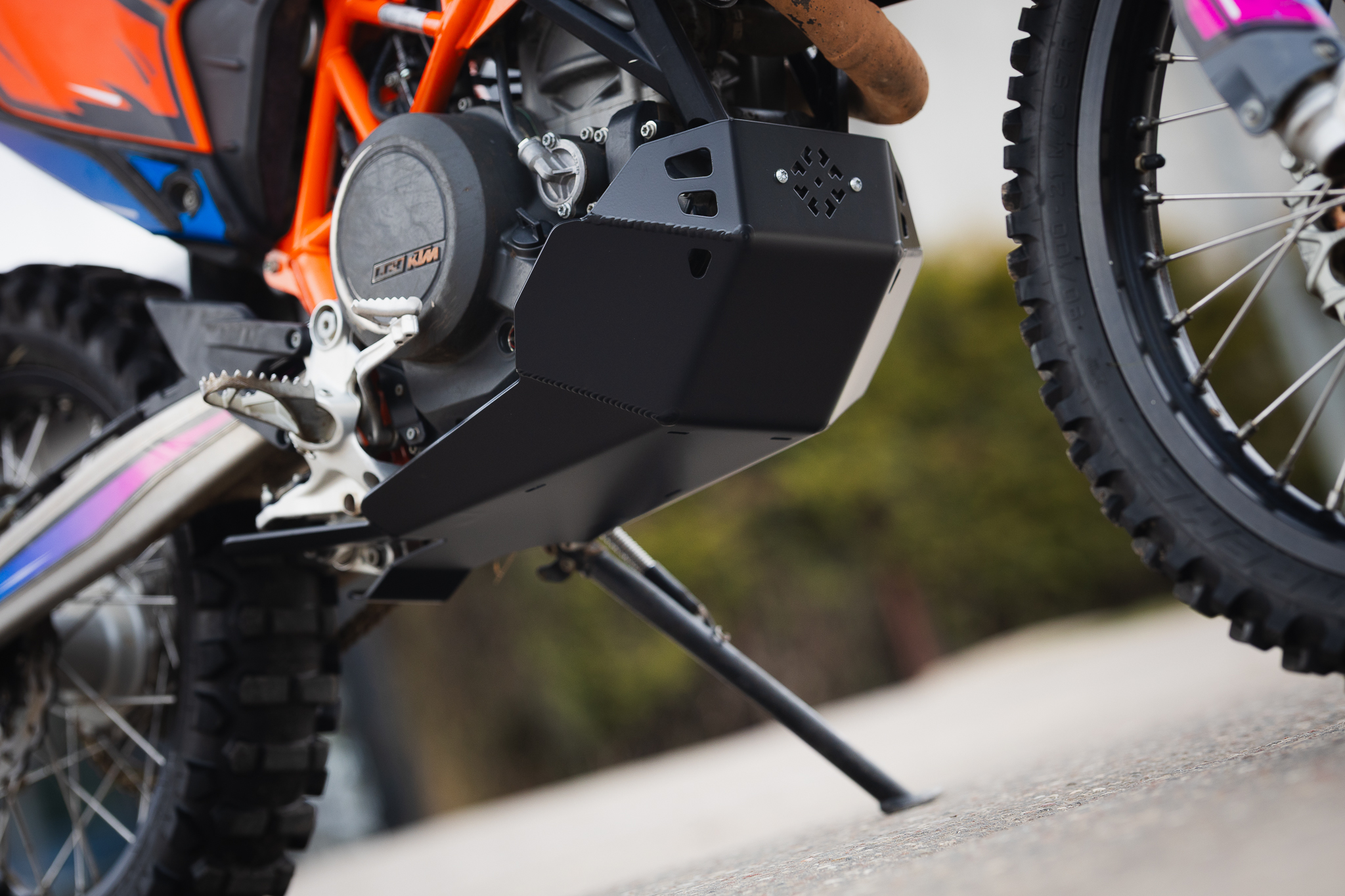 Skid Plate KTM690 / Husqvarna 701 / Gas Gas 700 Wide Version (Black) - Image 4