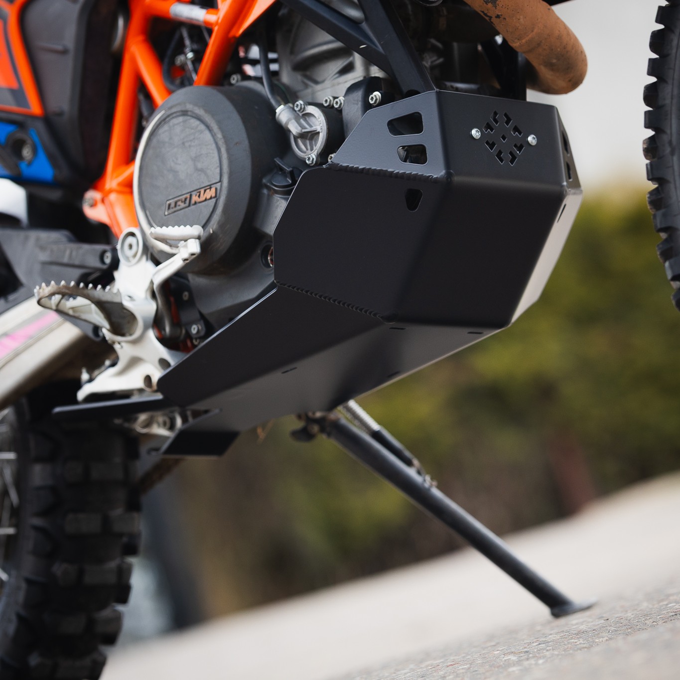 Skid Plate KTM690 / Husqvarna 701 / Gas Gas 700 Wide Version (Black) - Image 4